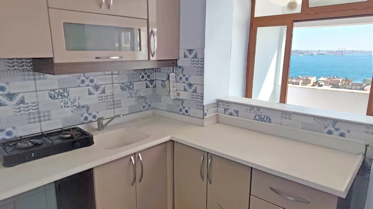Fitted kitchen